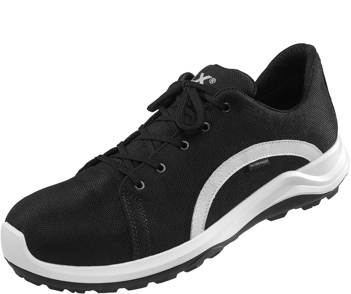 Lupriflex PETer 4-460 safety shoe made from PET bottles