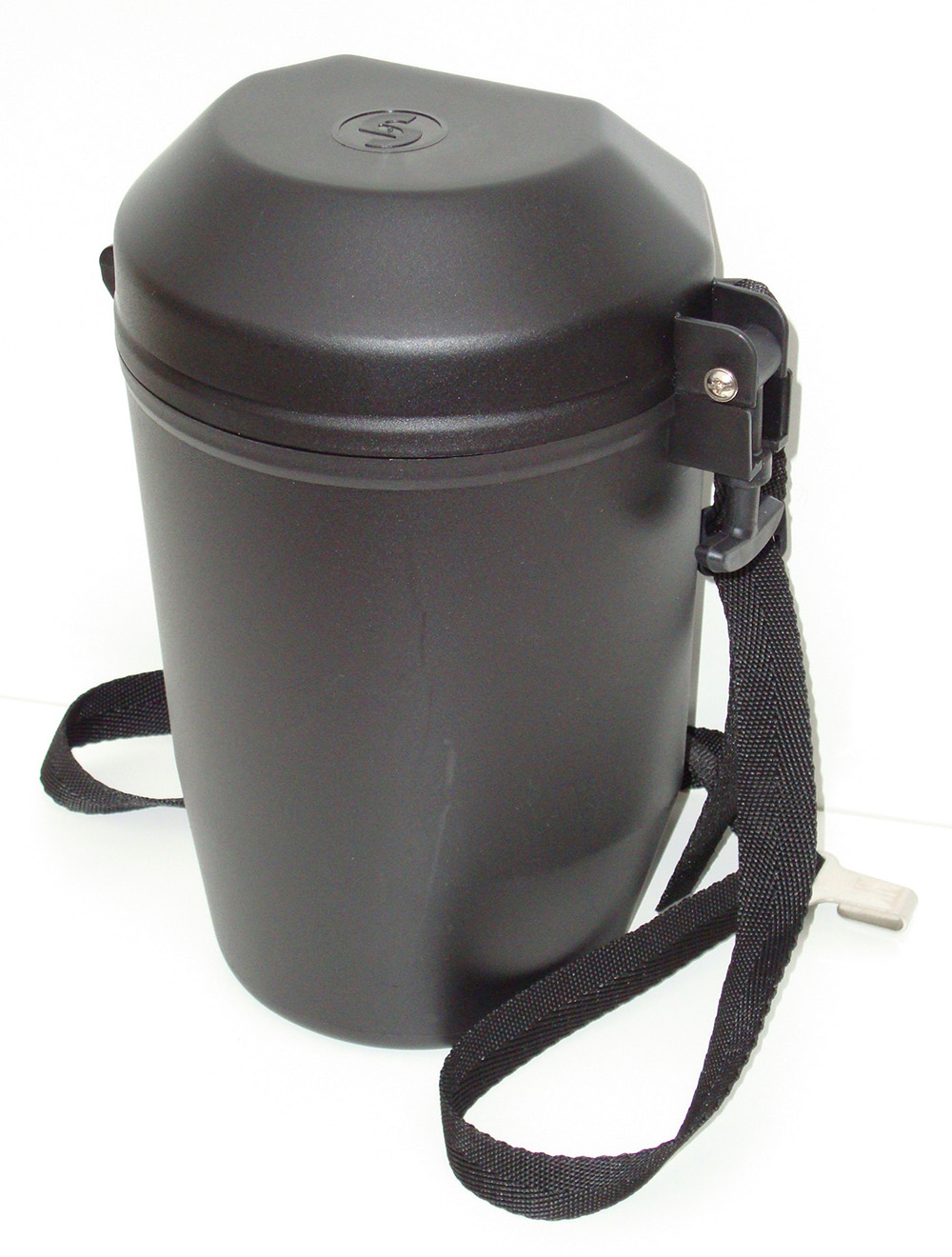 Ekastu Mask carrying and attachmentewahrubox SEKUR